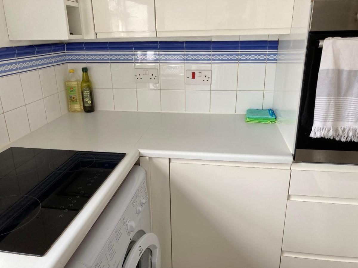 Comfortable Room With Private Balcony And Shared House Λονδίνο Εξωτερικό φωτογραφία